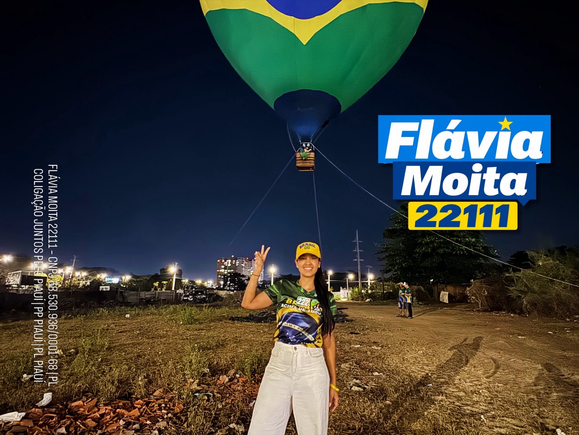 Flávia Moita durante evento de campanha à noite